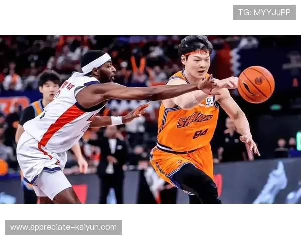 中国篮球队逆转胜韩国晋级亚洲杯决赛 王哲林贡献全场最高得分