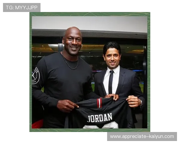 巴黎圣日耳曼俱乐部宣布重大引援计划引发球迷热议，球队未来战略曝光