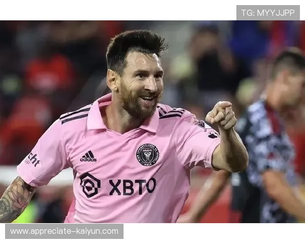 梅西加盟迈阿密国际后首次亮相引爆全场 热血激情点燃美职联新篇章