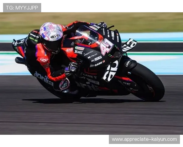 摩托车大奖赛最新动态：意大利选手夺冠，西班牙车队表现抢眼