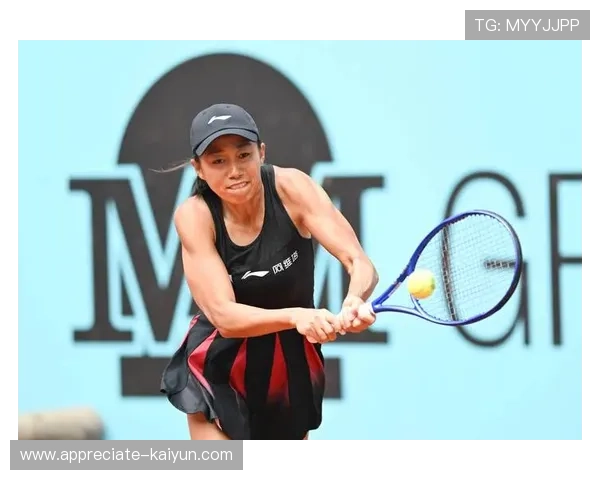 网球界最新动态：顶尖选手赛季表现引发球迷热议